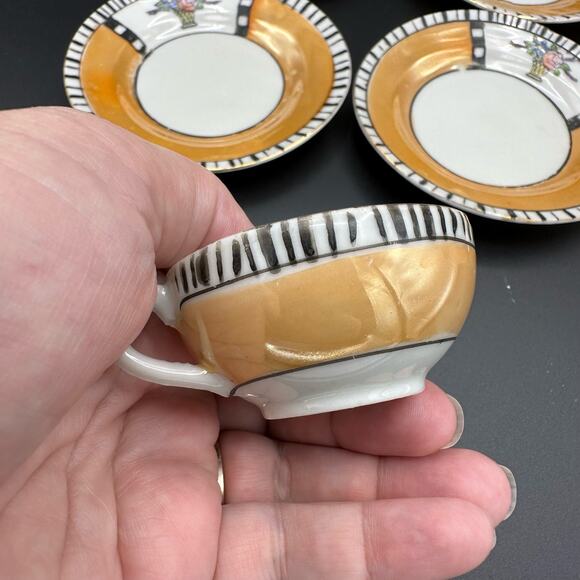 Vintage China Childrens Lusterware Tea Set made in Japan - Picture 8 of 11